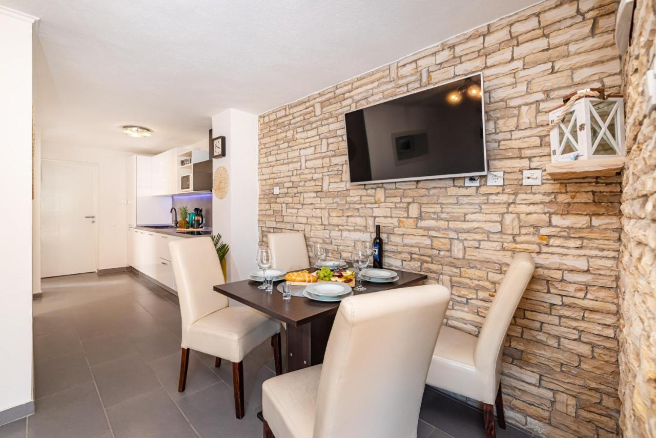 Maia Lena Appartement Jasenice  Buitenkant foto