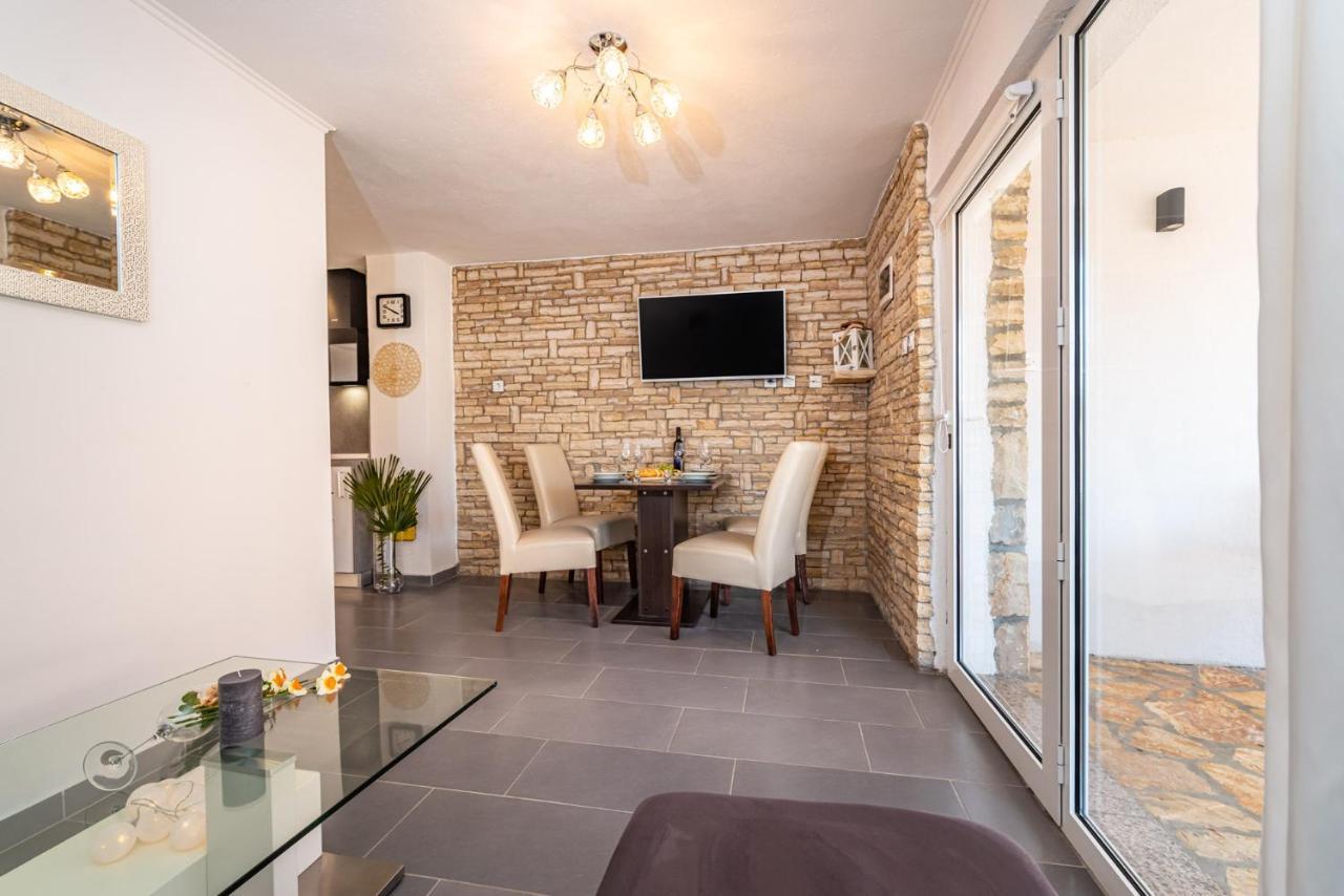 Maia Lena Appartement Jasenice  Buitenkant foto