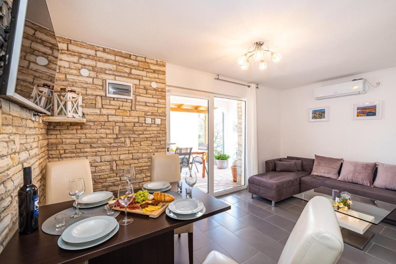 Maia Lena Appartement Jasenice  Buitenkant foto